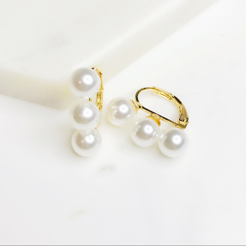 French Trio Pearls Clip Earrings
